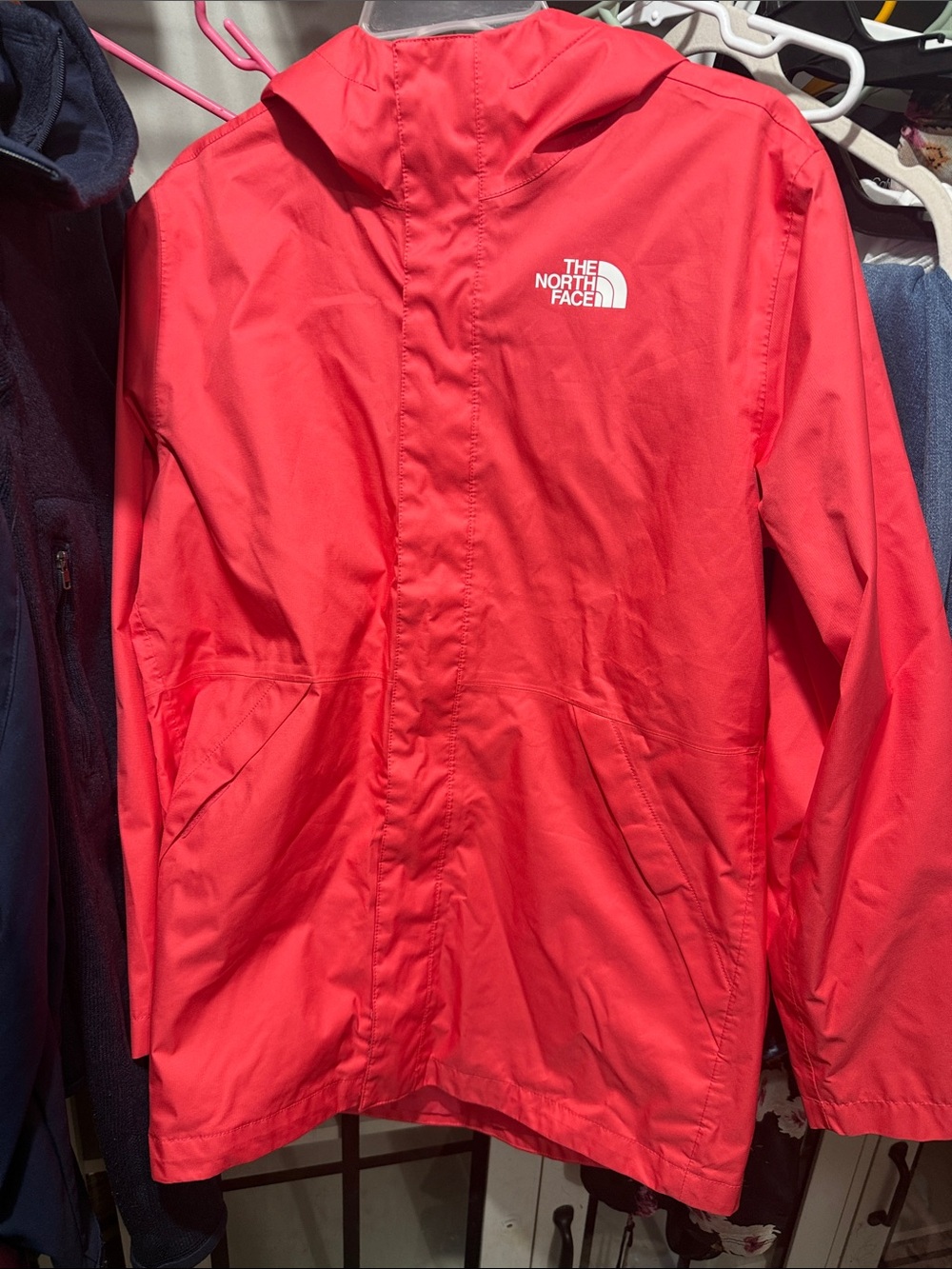 North face jacket Outer layer only Girls X-Large fits a small medium adult ⬇️